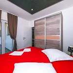 Johanan 2 Apartment *