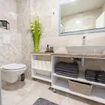 Johanan 2 Apartment Makarska