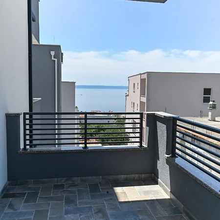 Ivan 2 * Makarska