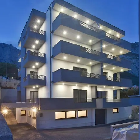 Ivan 2 * Makarska